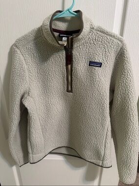 Patagonia Cream Sherpa Pullover with Contrast Trim size M